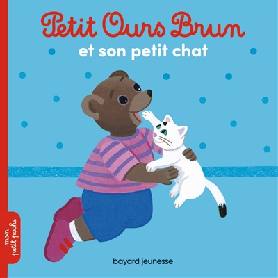 Petit Ours Brun s'amuse avec son chat - 