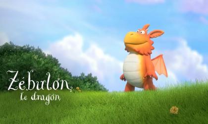 Accéder à l'événement "Cinéma : "Zébulon le dragon"". Visuel : Affiche alternative du film "Zébulon le dragon". Zébulon, un dragon orange, se tient debout au milieu d'une prairie. Un buisson et le ciel bleu sont en arrière plan de l'image.